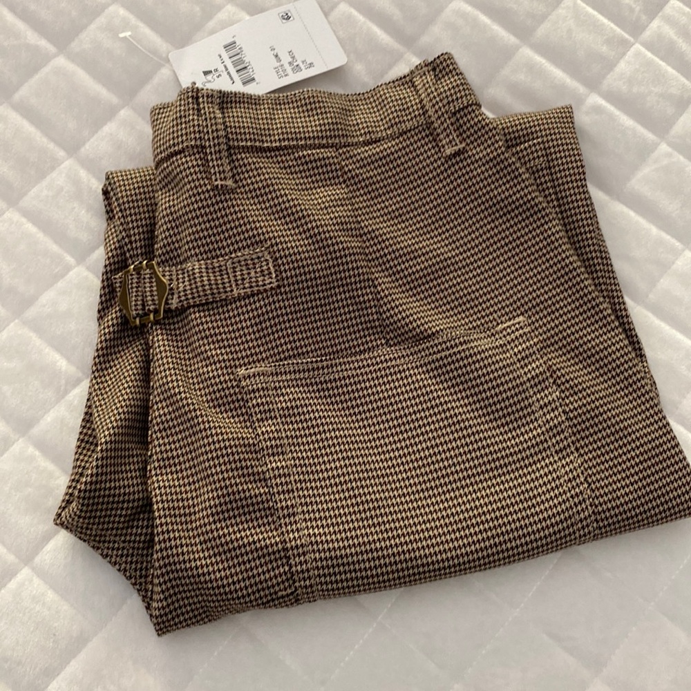 Elegant Houndstooth Cropped Pants